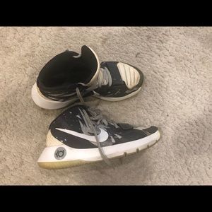 Nike KDtrey5’ basketball shoes